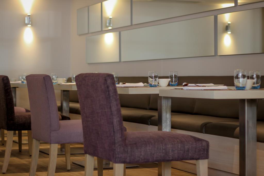 Hotel Le Vendome كيب تاون المظهر الخارجي الصورة The interior of the restaurant
