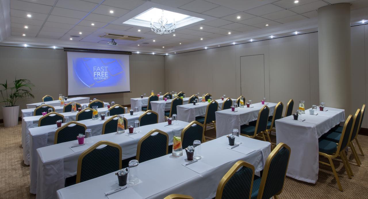Hotel Le Vendome كيب تاون المظهر الخارجي الصورة The conference room at the hotel