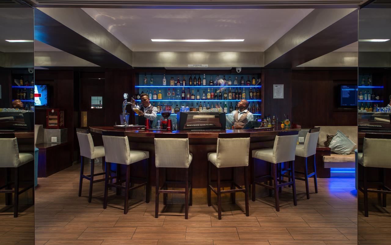 Hotel Le Vendome كيب تاون المظهر الخارجي الصورة The bar at the lounge